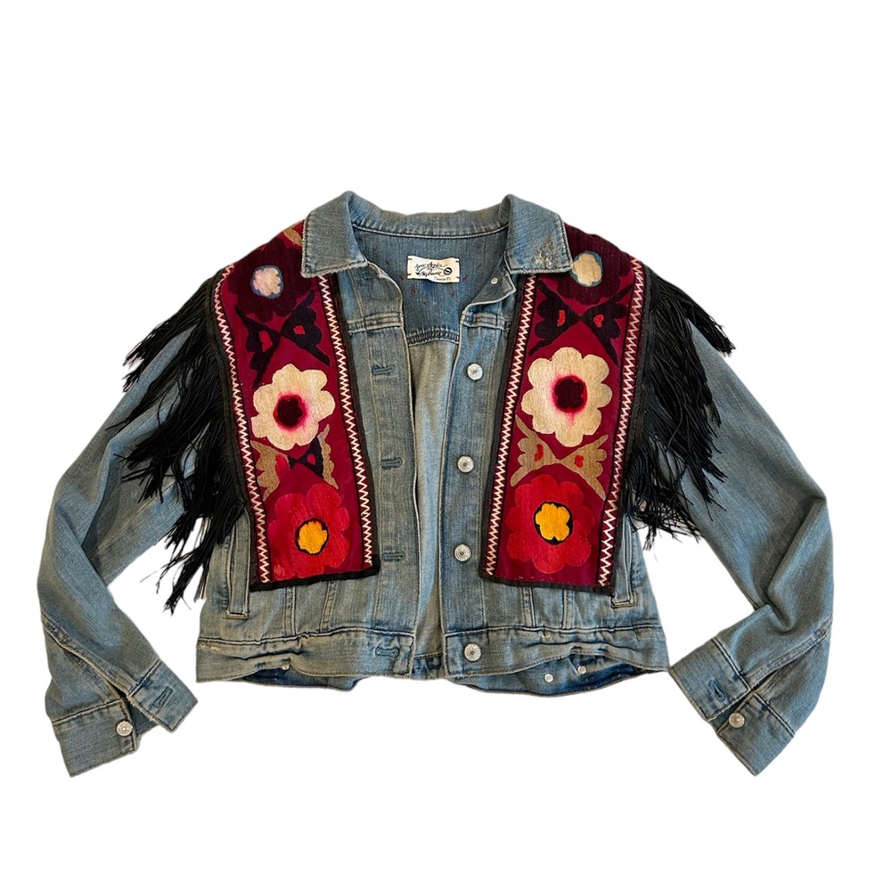 Jean jacked embroidered with fringe